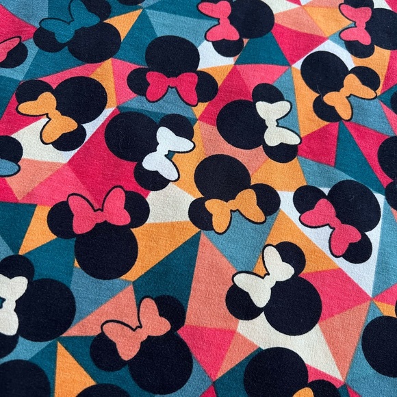 Disney LuLaRoe Irma M
Minnie Mouse
Bows #729 - Picture 5 of 6